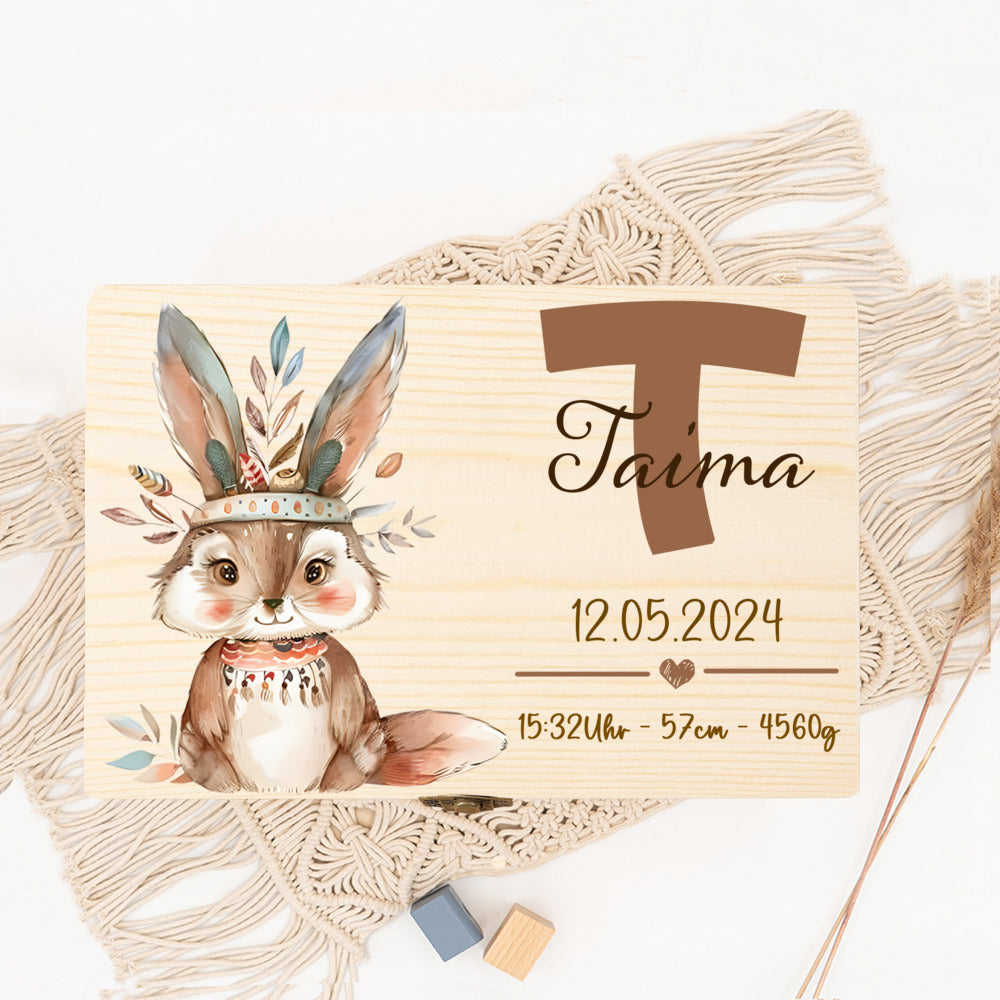 Personalisierte Erinnerungsbox aus Buchenholz – Mit Name & Geburtsdaten graviert, Aufbewahrungsbox mit Häschen-Motiv, Geschenk zur Geburt & Taufe
