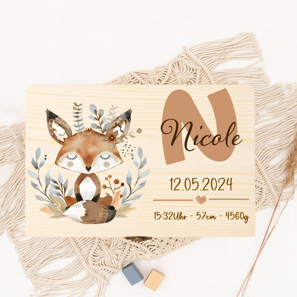 Personalisierte Erinnerungsbox aus Buchenholz – Mit Name & Geburtsdaten graviert, Aufbewahrungsbox mit Häschen-Motiv, Geschenk zur Geburt & Taufe