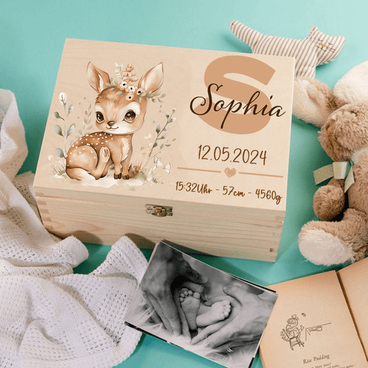 Personalisierte Erinnerungsbox aus Buchenholz – Mit Name & Geburtsdaten graviert, Aufbewahrungsbox mit Häschen-Motiv, Geschenk zur Geburt & Taufe