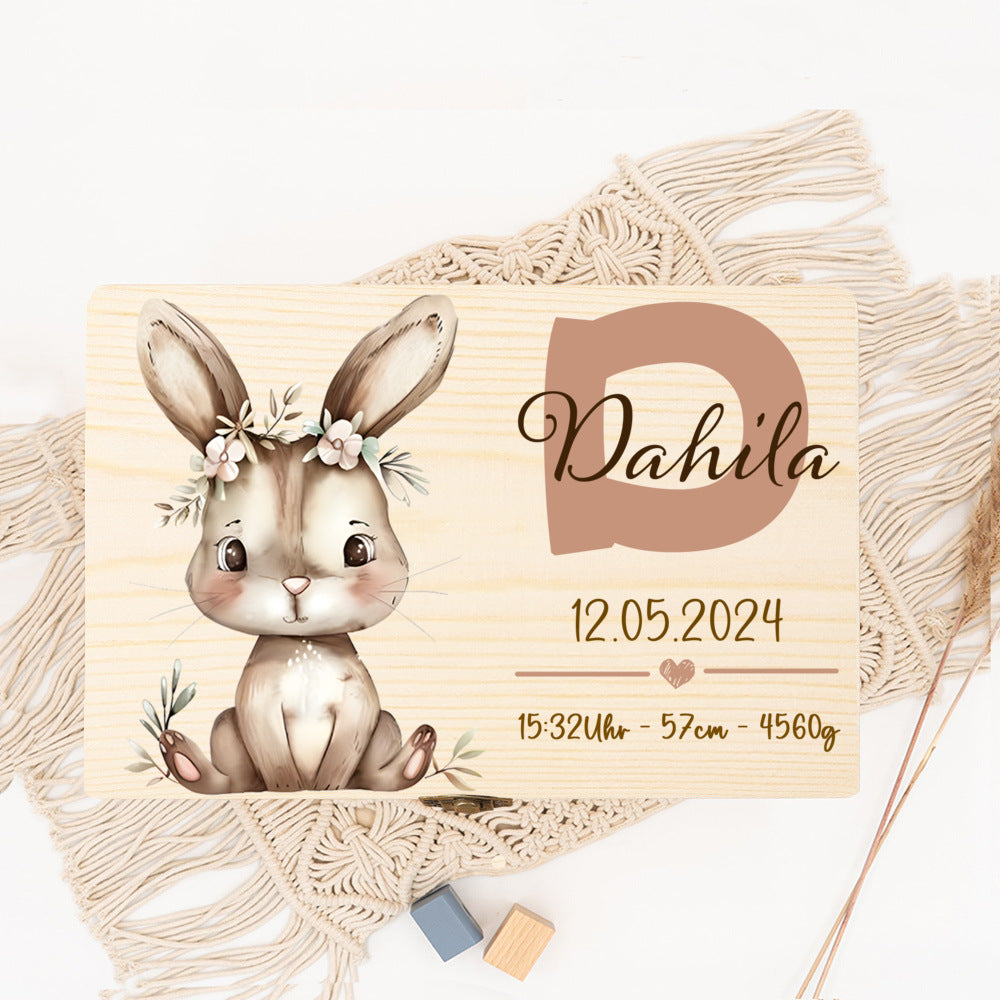 Personalisierte Erinnerungsbox aus Buchenholz – Mit Name & Geburtsdaten graviert, Aufbewahrungsbox mit Häschen-Motiv, Geschenk zur Geburt & Taufe
