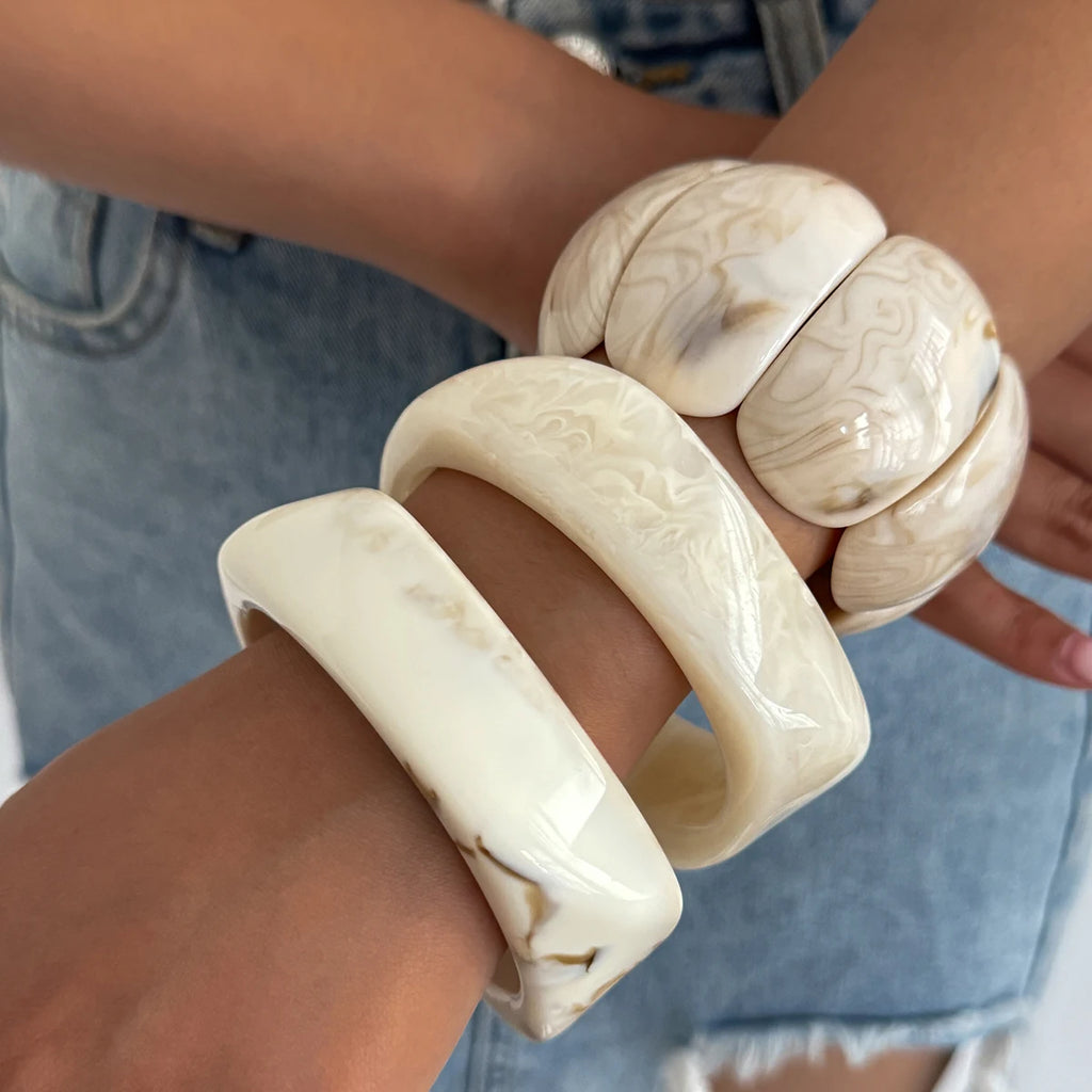 Salircon 3 Stile Bohemian Beige Breite Harz Acryl Verschmieren Armreifen für Frauen Punk Geometrische Arm Armband Ästhetischen Y2K Schmuck