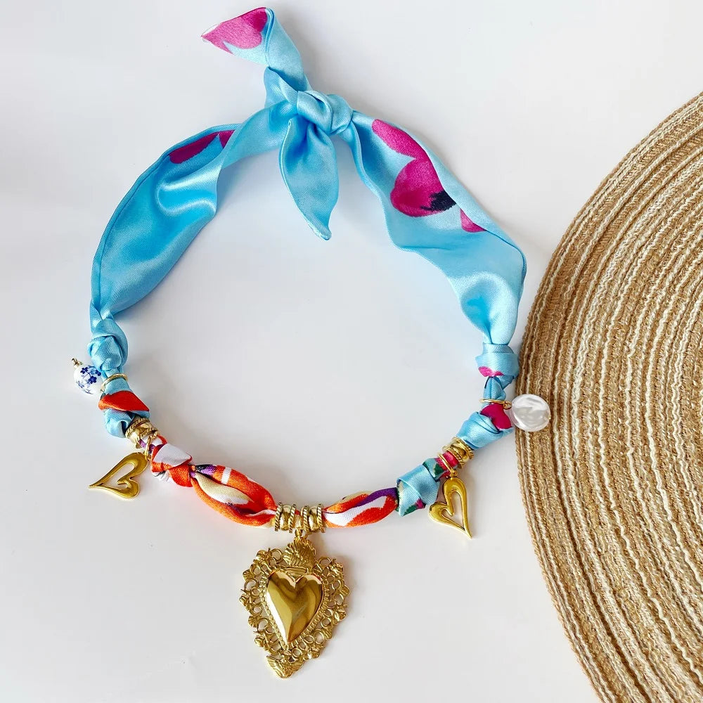 30 neue Feiertags-Spaß-Schal-Halskette mit riesigen Herzen oder kleinen Herzen, Weihnachtsgeschenk für Frauen, Mädchen, Mama