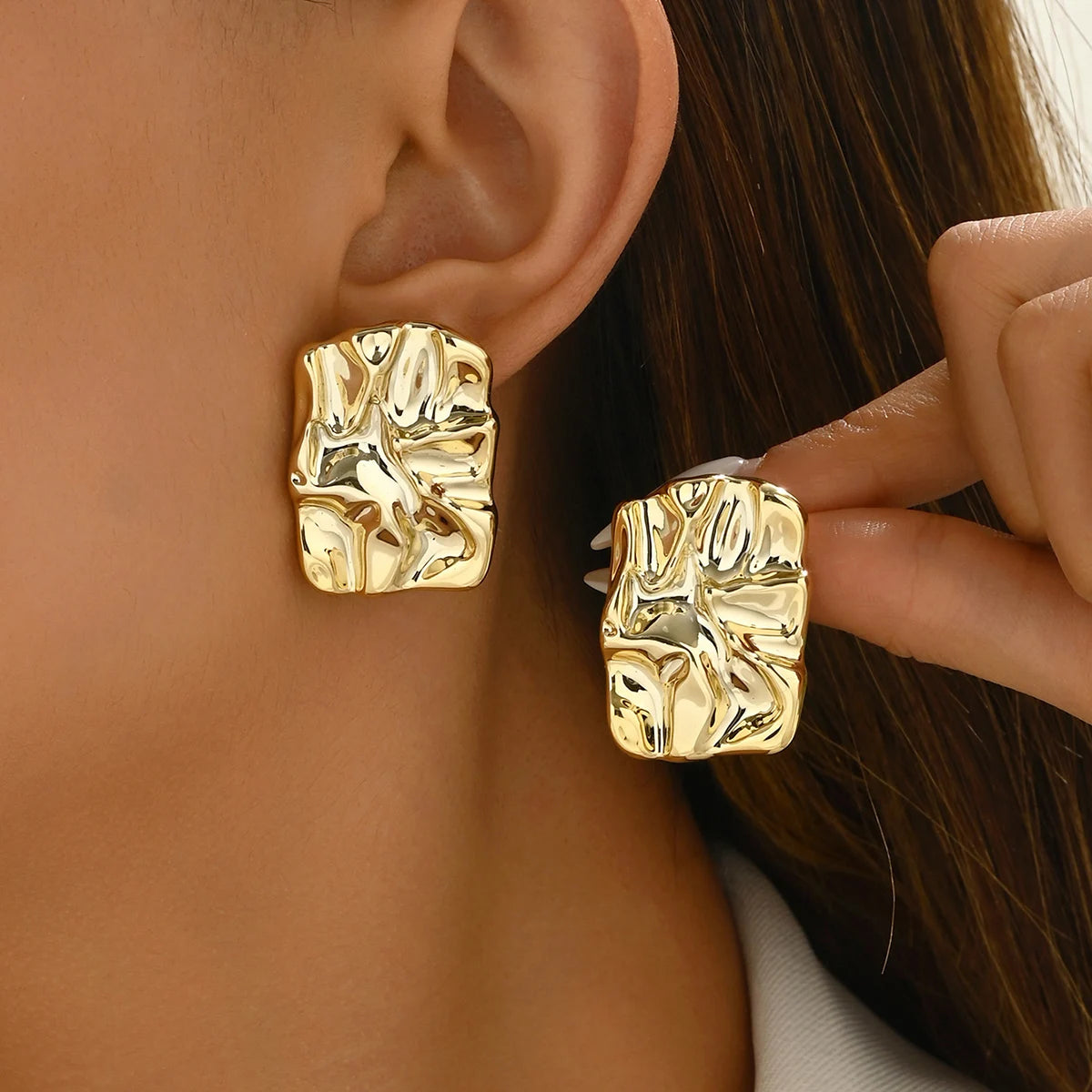 Natura Sabi Geometrische unregelmäßige metallische Farbohrringe für Frauen 2024, minimalistischer Stil, Persönlichkeitsohrringe, trendiger Schmuck, Geschenk