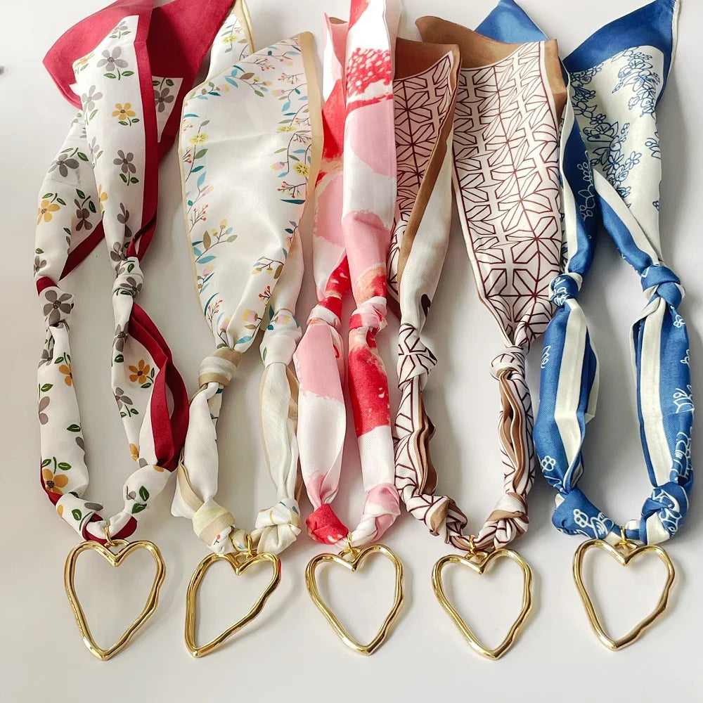 30 neue Feiertags-Spaß-Schal-Halskette mit riesigen Herzen oder kleinen Herzen, Weihnachtsgeschenk für Frauen, Mädchen, Mama