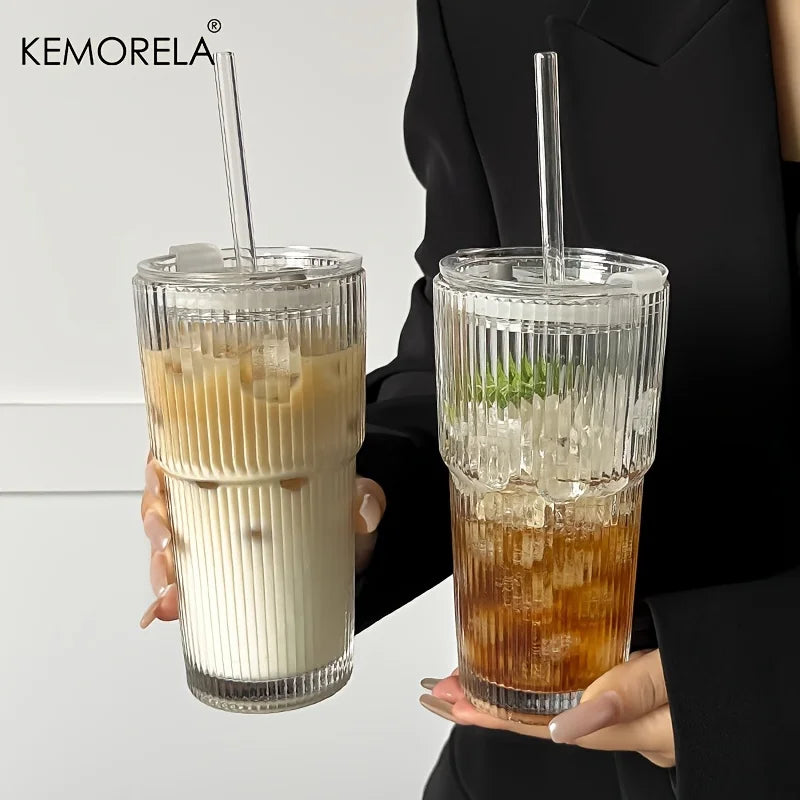 600 ml Glas-Kaffeetasse mit Deckel & Strohhalm | Gestreiftes Trinkglas für Saft, Eiskaffee & mehr