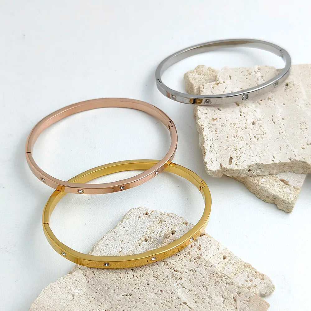 Exquisites Armband aus 18 Karat vergoldetem Edelstahl: glitzernde Dekoration, geeignet für formelle Hochzeiten, modischer Handgelenkschmuck