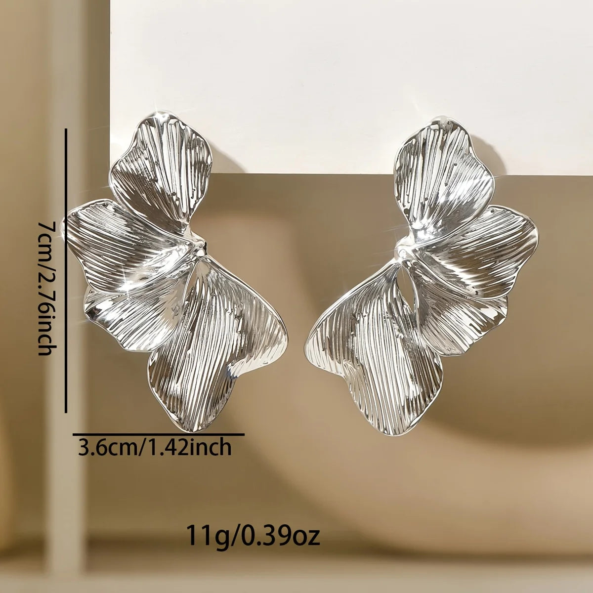 Elegante Ginkgo Blätter Halbe Blume Ohrstecker für Frauen Design Sinn Gold Farbe Blütenblätter Piercing Ohrringe Damen Schmuck