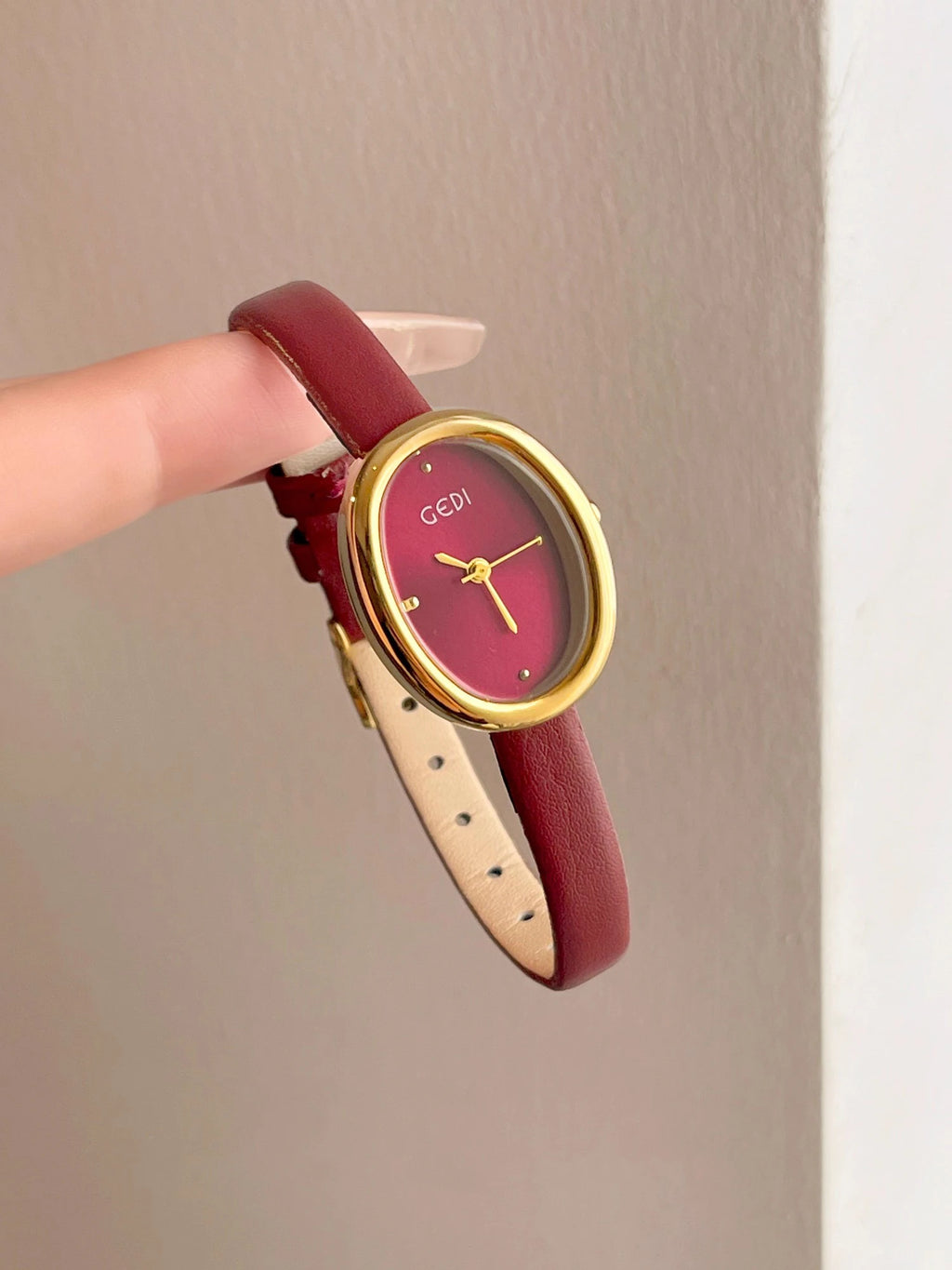 Elegante Luxus-Armbanduhren mit Lederarmband für Damen, wasserabweisender Quarzuhr mit kleinem ovalem Zifferblatt, perfektes Geschenk für Damen