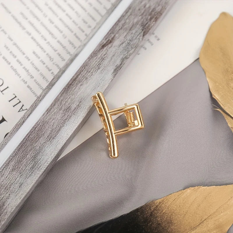 Mode Einfache Non Slip Mini Hohl Herz Metall Haar Klaue Clips Gold Geometrische Pony Barrettes Haar Kiefer Für Frauen Mädchen Täglich