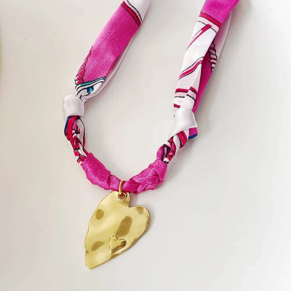 30 neue Feiertags-Spaß-Schal-Halskette mit riesigen Herzen oder kleinen Herzen, Weihnachtsgeschenk für Frauen, Mädchen, Mama
