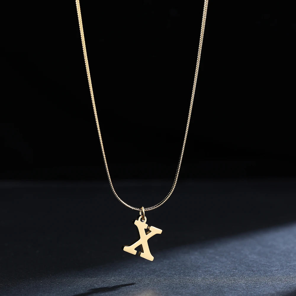 A-Z Alphabet vergoldeter Edelstahl Anhänger Halskette für Frauen Schlangenkette Anfangsbuchstabe Schlüsselbein Halsketten Kragen Schmuck