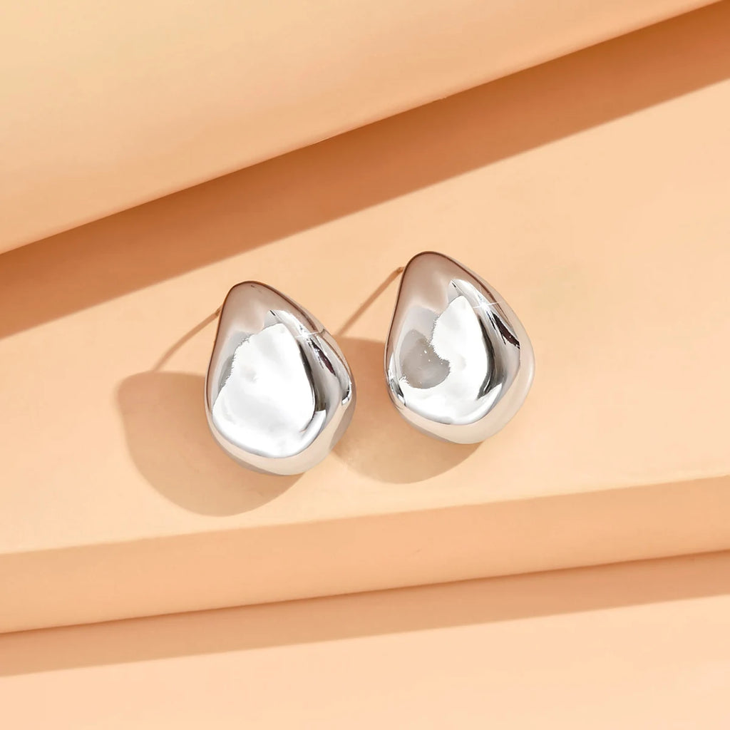 Natura Sabi Geometrische unregelmäßige metallische Farbohrringe für Frauen 2024, minimalistischer Stil, Persönlichkeitsohrringe, trendiger Schmuck, Geschenk