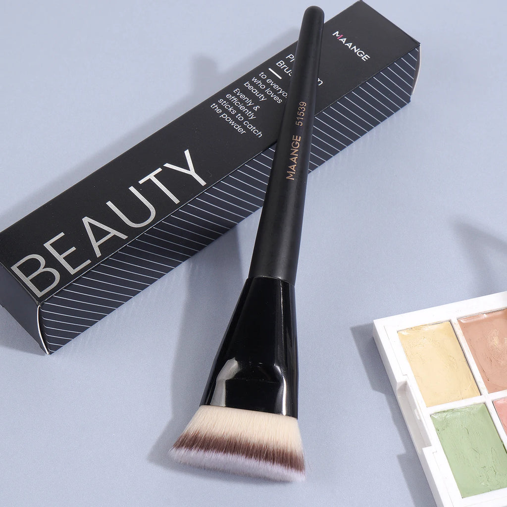 MAANGE Flachkopf-Grundierungspinsel mit Box – Für Puder, Rouge & Concealer