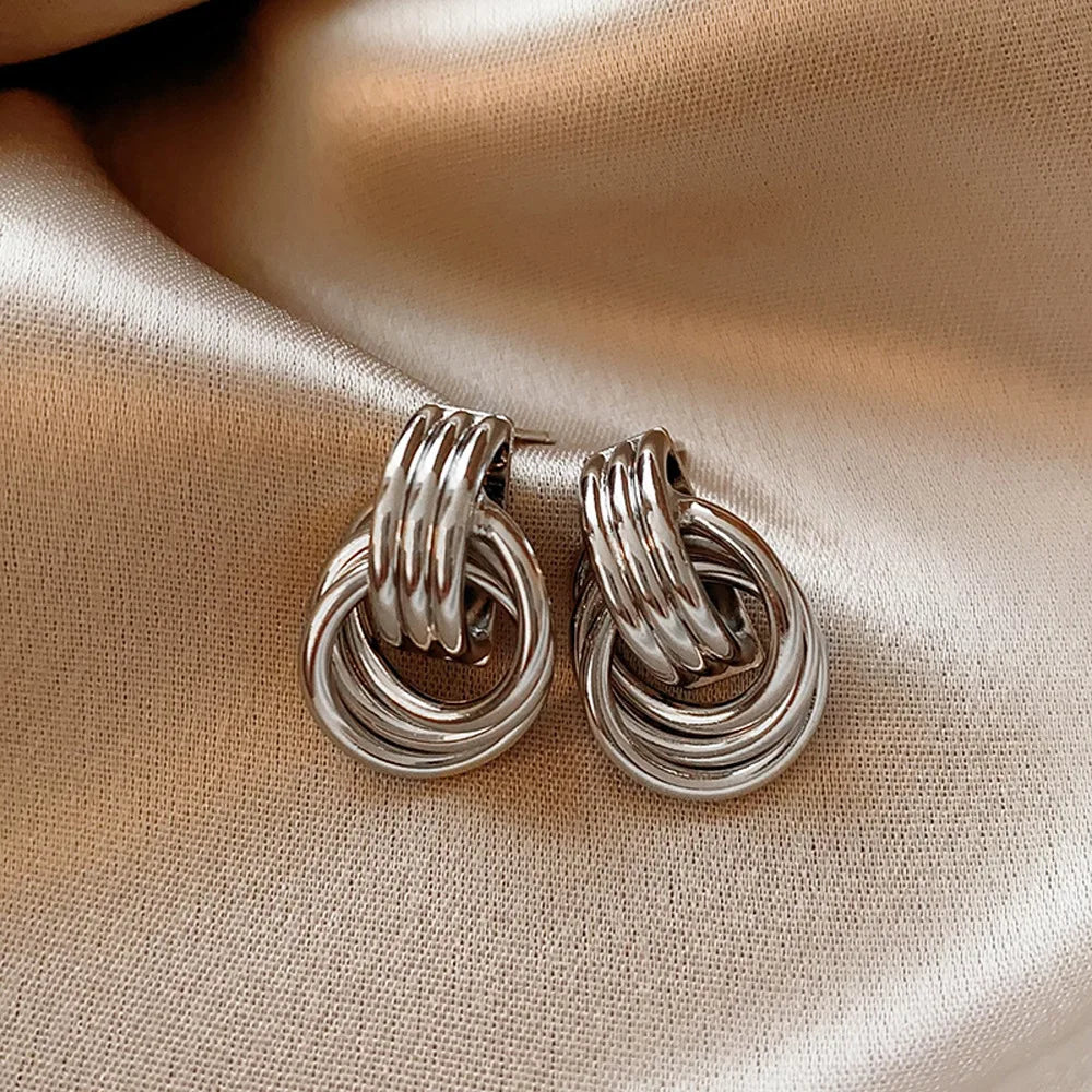 Mode Glänzende Drei-Schicht Strukturierte Kreuzung Knoten Ohrringe für Frauen Gold Farbe Edelstahl Ohrring Vintage-Schmuck Geschenk