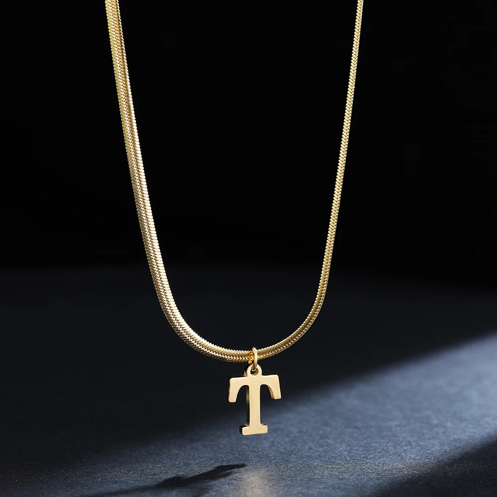A-Z Alphabet vergoldeter Edelstahl Anhänger Halskette für Frauen Schlangenkette Anfangsbuchstabe Schlüsselbein Halsketten Kragen Schmuck