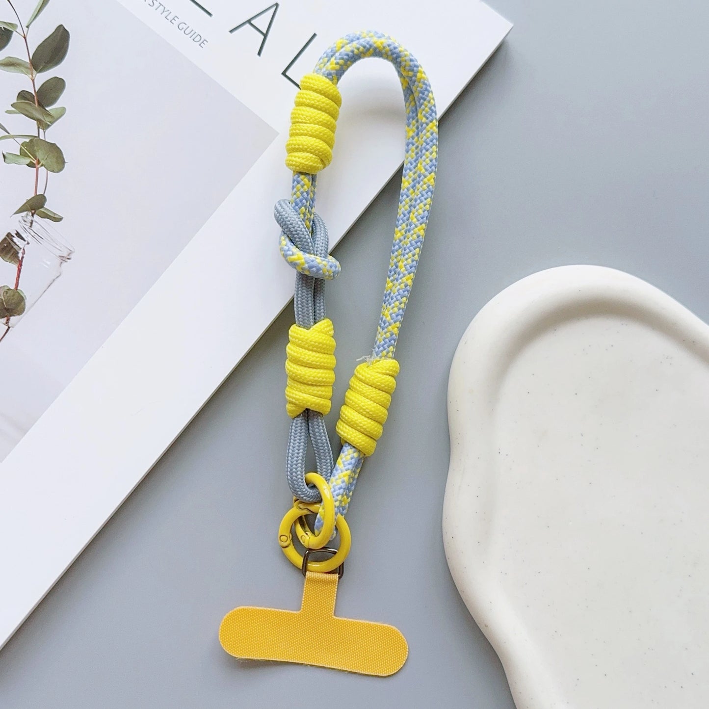 Kreative und wunderschöne Farbkombination, kreatives Cartoon-Armband, universelles Handy-Lanyard, Zubehör-Anhänger