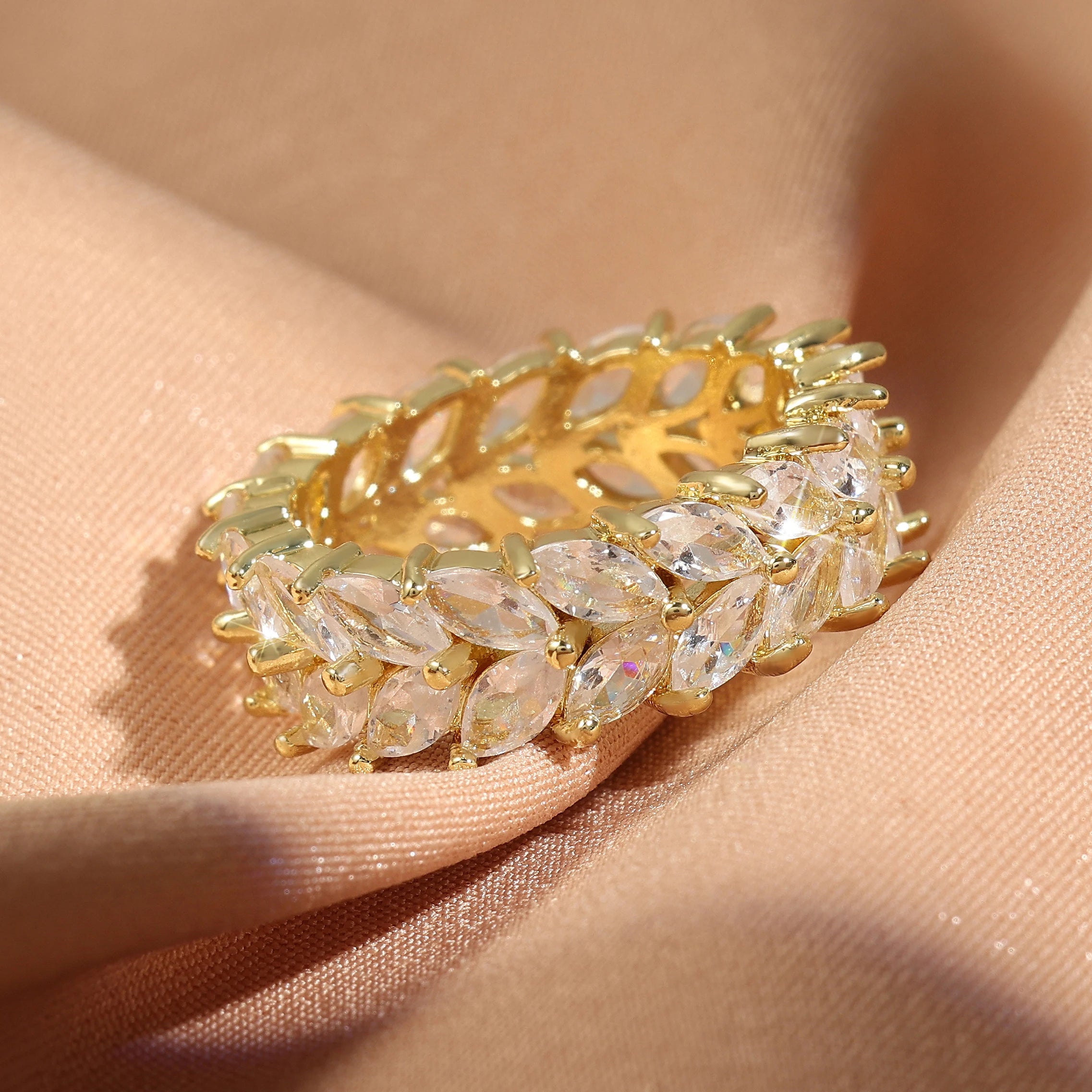 Klassische Baguette-Zirkonia-Verlobungsringe für Damen, luxuriöser, 18 Karat vergoldeter Hochzeitsschmuck