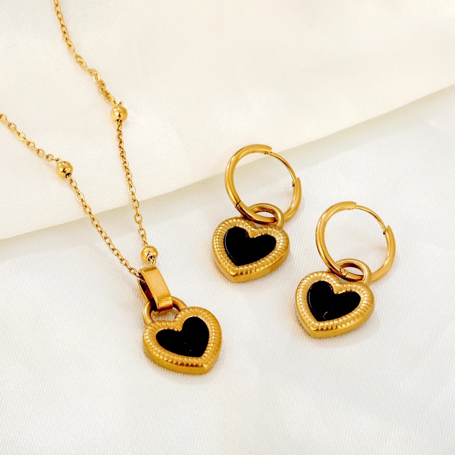 LUXUKISSKIDS Mode Kubische Liebe Herz Minimalistischen Schmuck Set Halskette Ohrringe Armbänder Edelstahl Frauen/Mädchen Zubehör