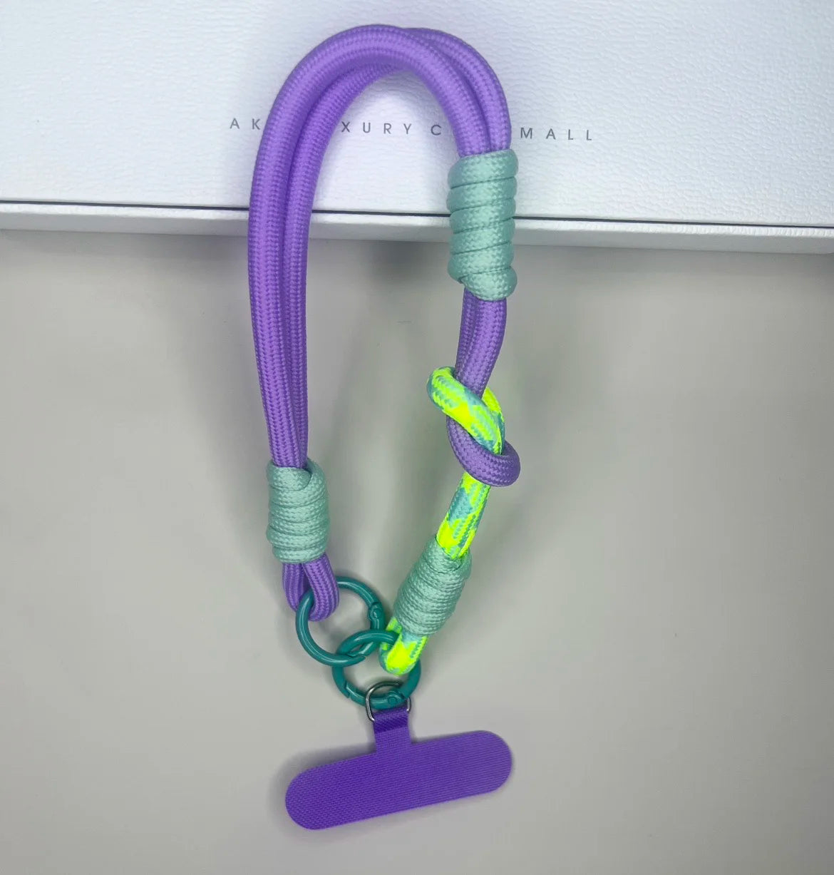 Kreative und wunderschöne Farbkombination, kreatives Cartoon-Armband, universelles Handy-Lanyard, Zubehör-Anhänger