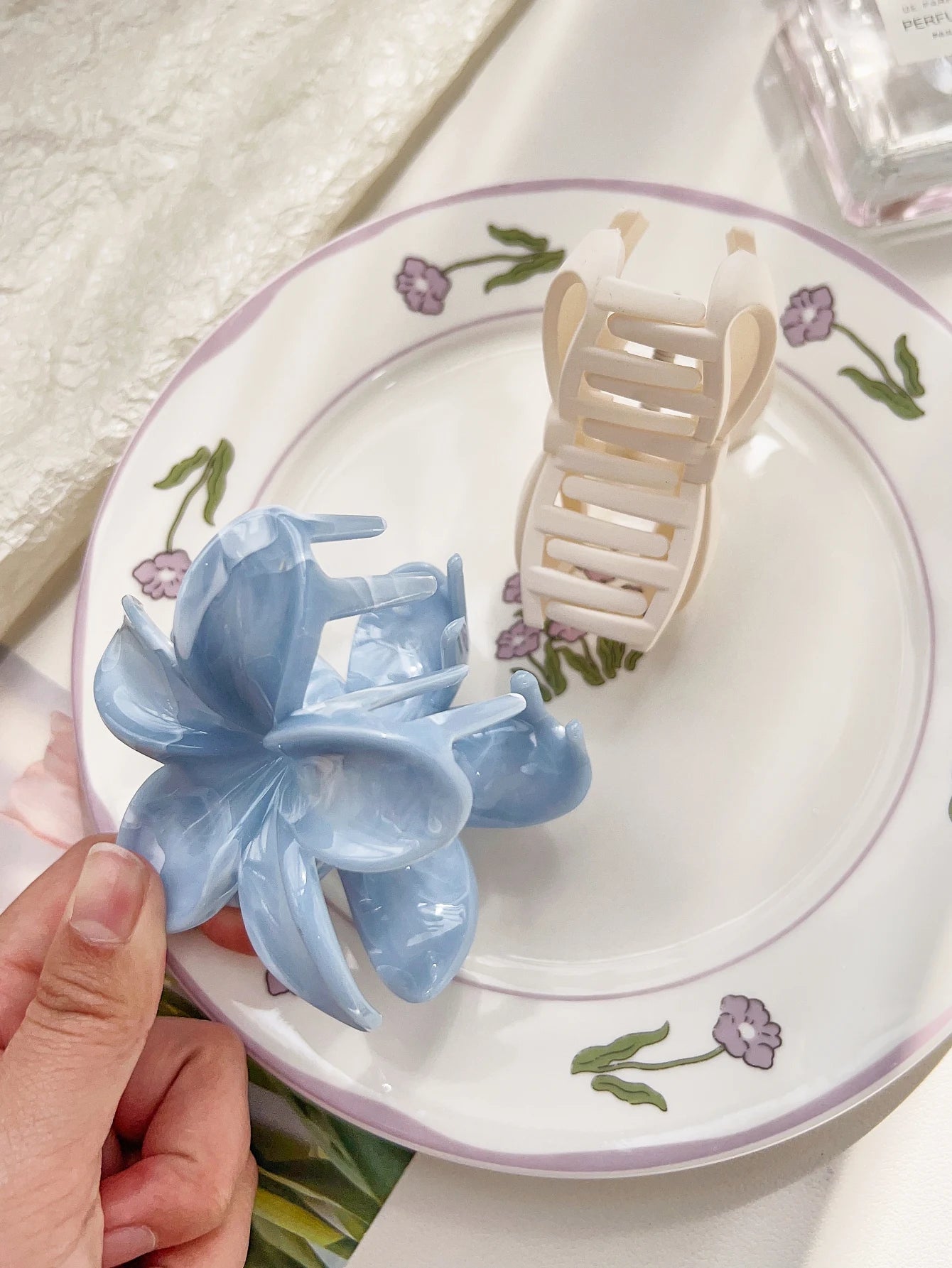 Hawaiianische Blumenkrallenklammern für Frauen, Blumen-Haarklammern mit Marmorader für dünnes Haar, süßer Strand-Haarschmuck