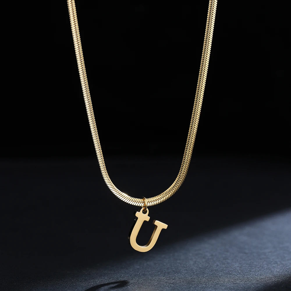 A-Z Alphabet vergoldeter Edelstahl Anhänger Halskette für Frauen Schlangenkette Anfangsbuchstabe Schlüsselbein Halsketten Kragen Schmuck