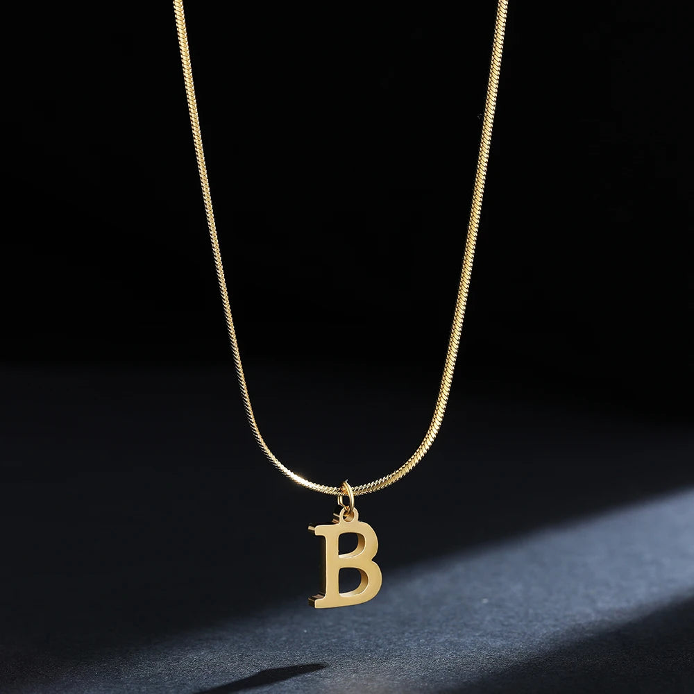 A-Z Alphabet vergoldeter Edelstahl Anhänger Halskette für Frauen Schlangenkette Anfangsbuchstabe Schlüsselbein Halsketten Kragen Schmuck