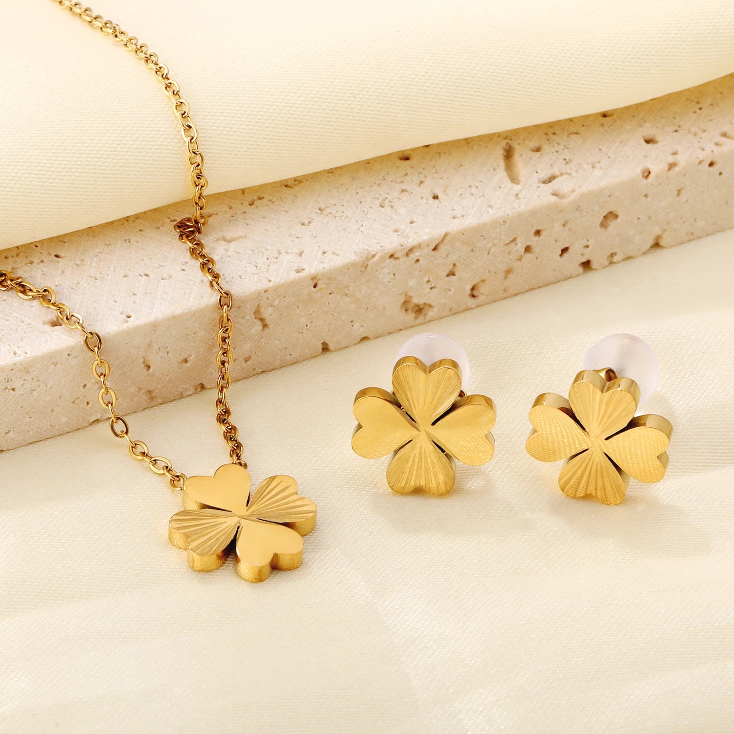 LUXUKISSKIDS Mode Kubische Liebe Herz Minimalistischen Schmuck Set Halskette Ohrringe Armbänder Edelstahl Frauen/Mädchen Zubehör