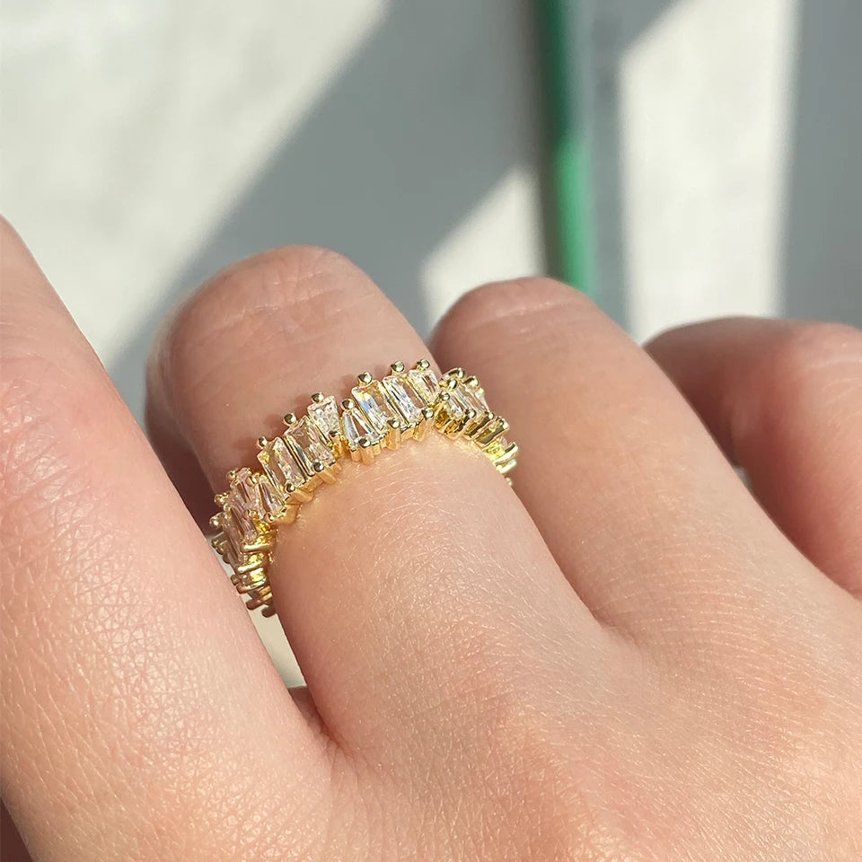 Klassische Baguette-Zirkonia-Verlobungsringe für Damen, luxuriöser, 18 Karat vergoldeter Hochzeitsschmuck