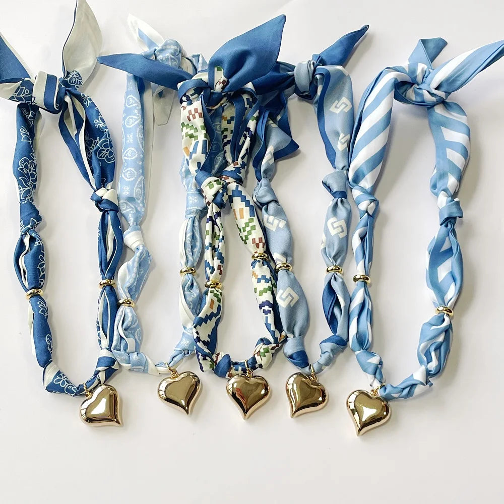 30 neue Feiertags-Spaß-Schal-Halskette mit riesigen Herzen oder kleinen Herzen, Weihnachtsgeschenk für Frauen, Mädchen, Mama
