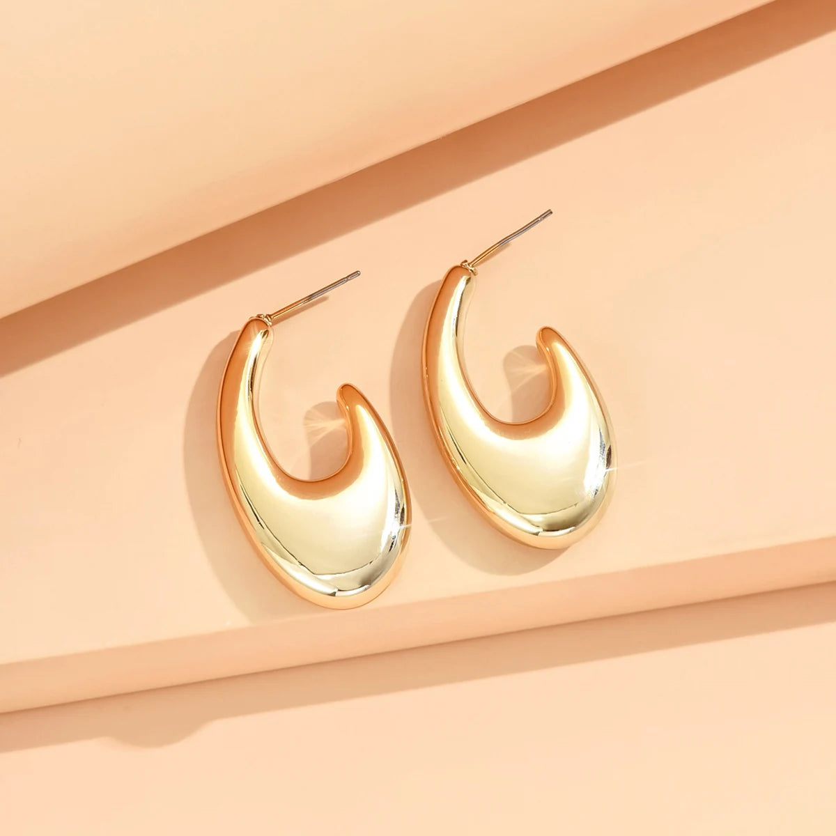 Natura Sabi Geometrische unregelmäßige metallische Farbohrringe für Frauen 2024, minimalistischer Stil, Persönlichkeitsohrringe, trendiger Schmuck, Geschenk