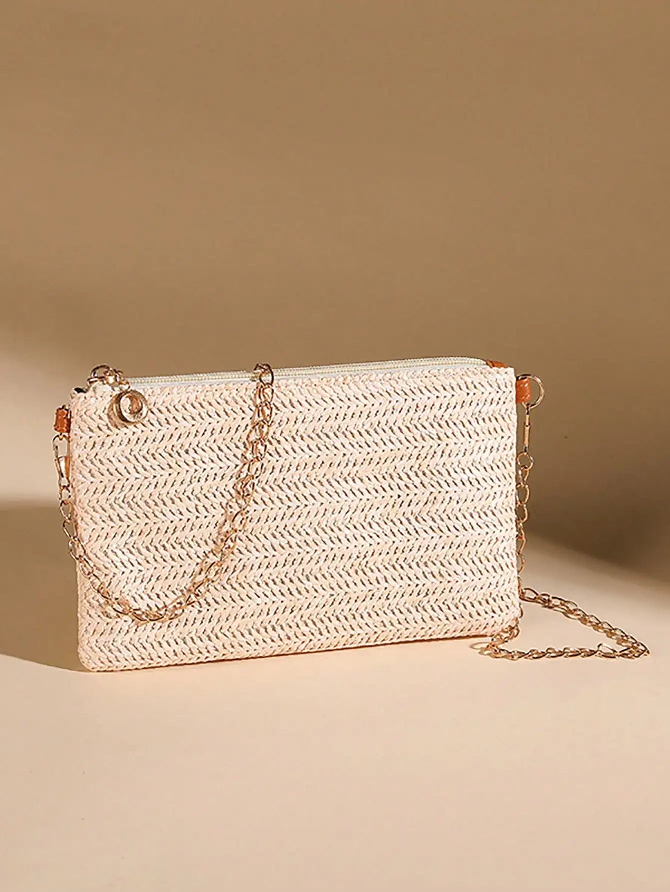 Neue kleine quadratische Tasche aus Strohgewebe, einfache und modische Handytasche mit Kette, kleine, leichte und vielseitige Mini-Umhängetasche