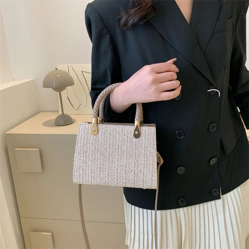 Modische, minimalistische, gewebte Handtasche, einfarbige Umhängetasche aus Strohgeflecht, vielseitige, lässige kleine quadratische Tasche