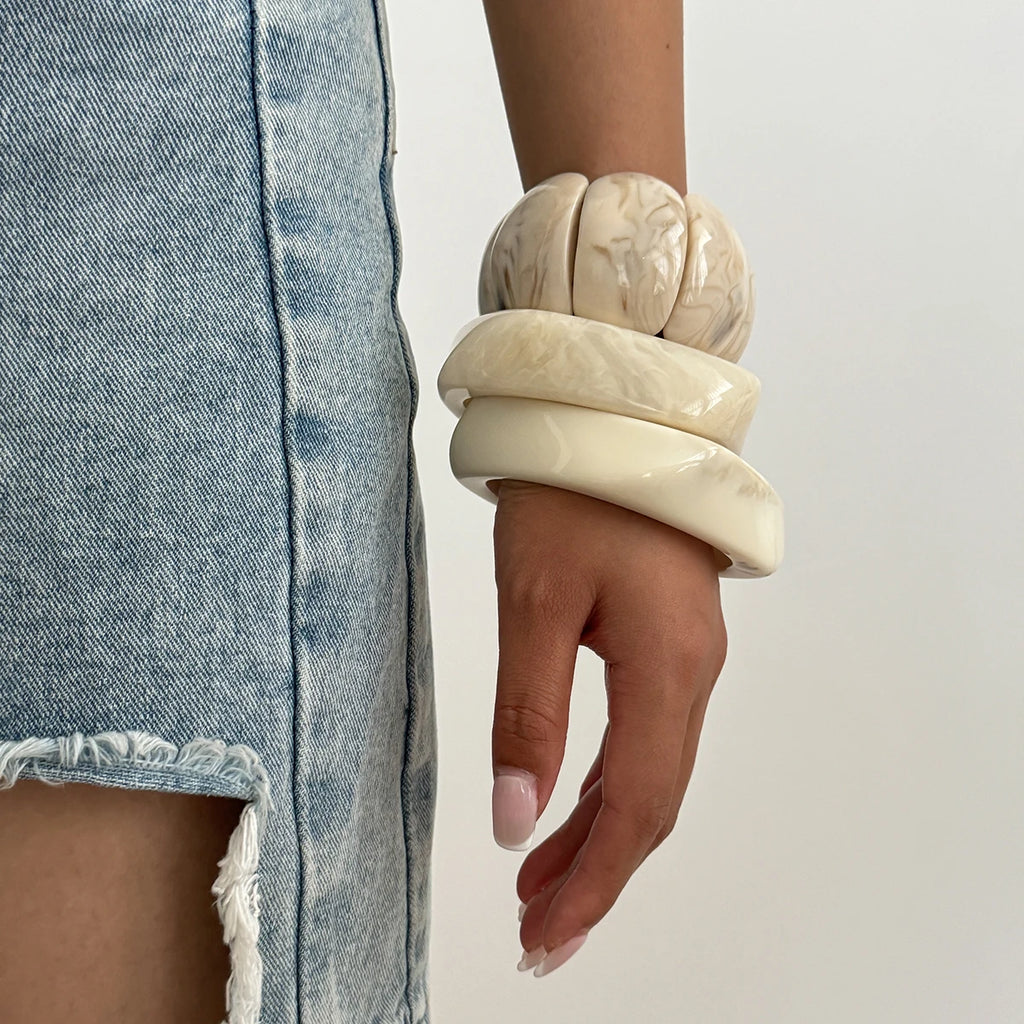 Salircon 3 Stile Bohemian Beige Breite Harz Acryl Verschmieren Armreifen für Frauen Punk Geometrische Arm Armband Ästhetischen Y2K Schmuck