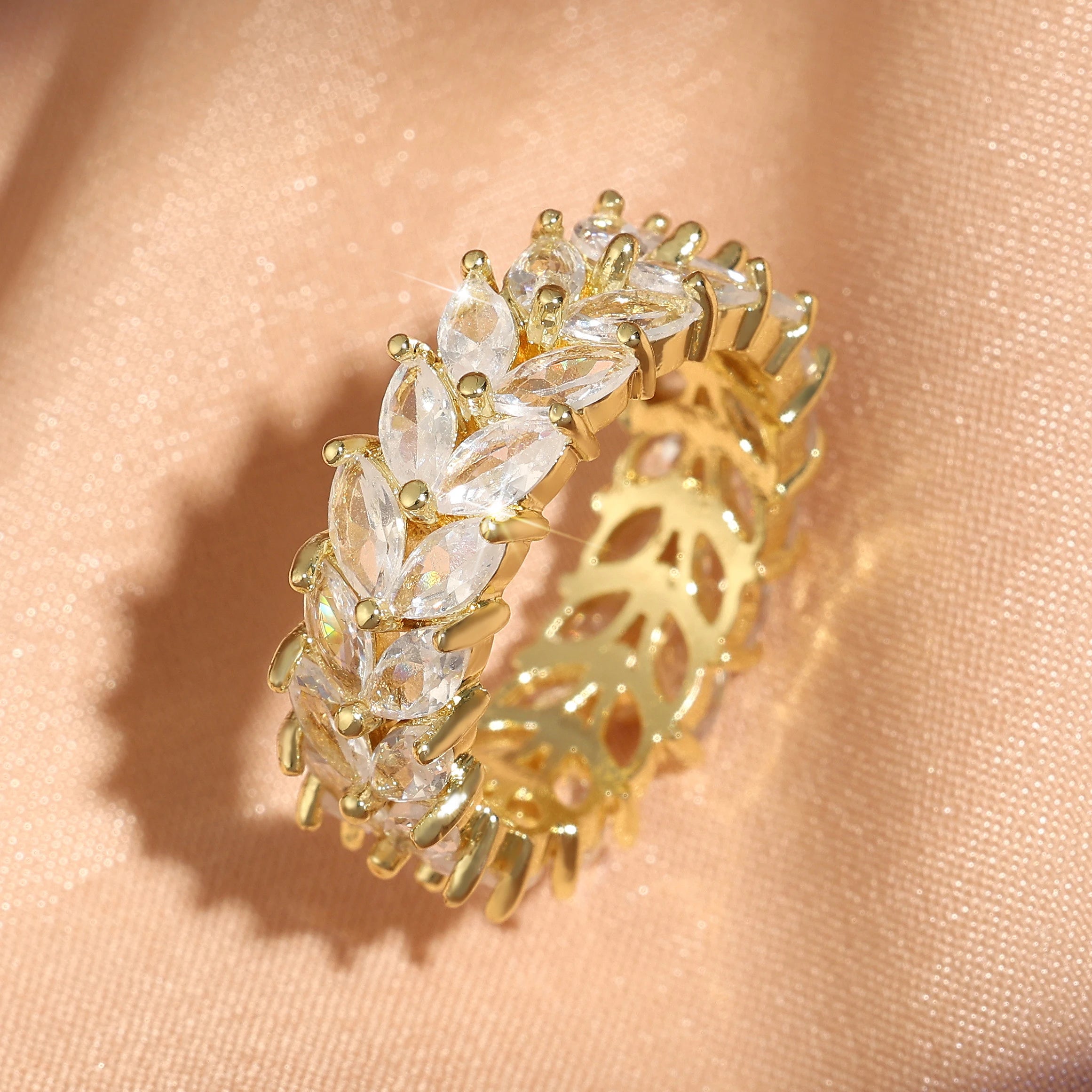 Klassische Baguette-Zirkonia-Verlobungsringe für Damen, luxuriöser, 18 Karat vergoldeter Hochzeitsschmuck