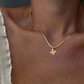 A-Z Alphabet vergoldeter Edelstahl Anhänger Halskette für Frauen Schlangenkette Anfangsbuchstabe Schlüsselbein Halsketten Kragen Schmuck