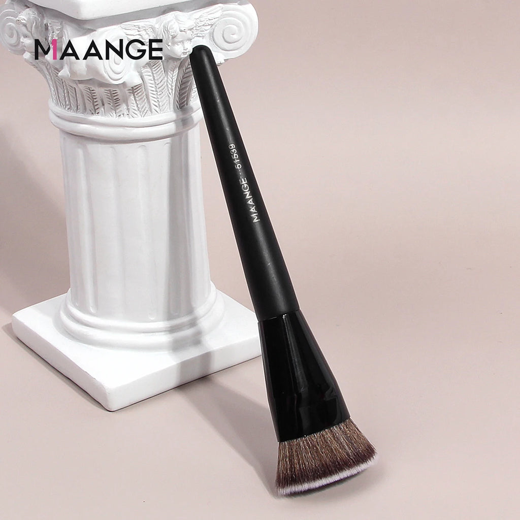 MAANGE Flachkopf-Grundierungspinsel mit Box – Für Puder, Rouge & Concealer