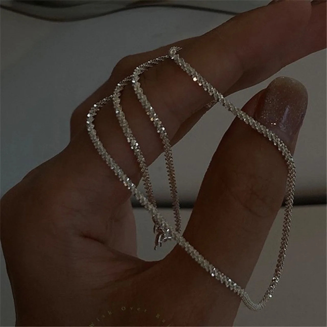 Set aus glänzend versilberten Schlüsselbeinketten, Halsketten, Armbändern und Schmuck, minimalistischen Sternenhimmel-Accessoires für Damen