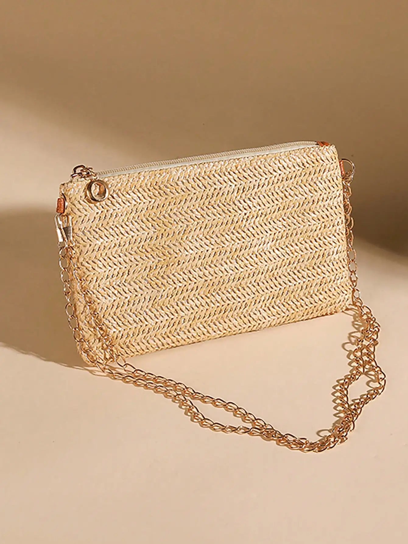 Neue kleine quadratische Tasche aus Strohgewebe, einfache und modische Handytasche mit Kette, kleine, leichte und vielseitige Mini-Umhängetasche