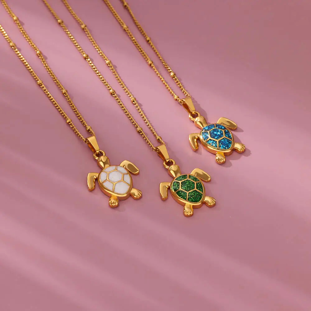 Farbige Schildkröten-Halskette aus Edelstahl – Sommerliche Perlenkette mit Tieranhänger für Damen & Unisex | Strand Schmuck Vintage Stil