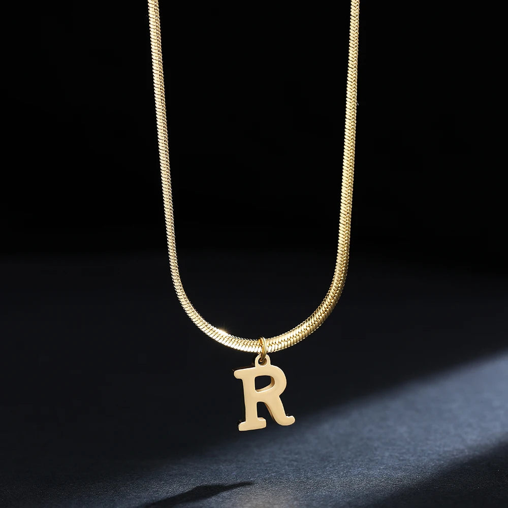 A-Z Alphabet vergoldeter Edelstahl Anhänger Halskette für Frauen Schlangenkette Anfangsbuchstabe Schlüsselbein Halsketten Kragen Schmuck