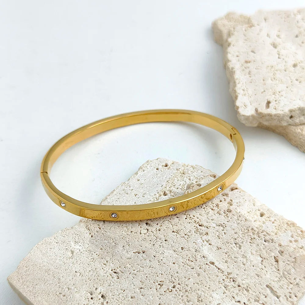 Exquisites Armband aus 18 Karat vergoldetem Edelstahl: glitzernde Dekoration, geeignet für formelle Hochzeiten, modischer Handgelenkschmuck