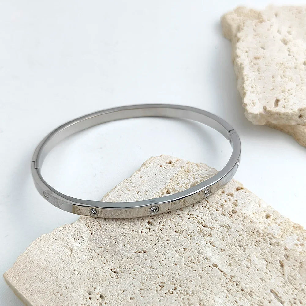 Exquisites Armband aus 18 Karat vergoldetem Edelstahl: glitzernde Dekoration, geeignet für formelle Hochzeiten, modischer Handgelenkschmuck