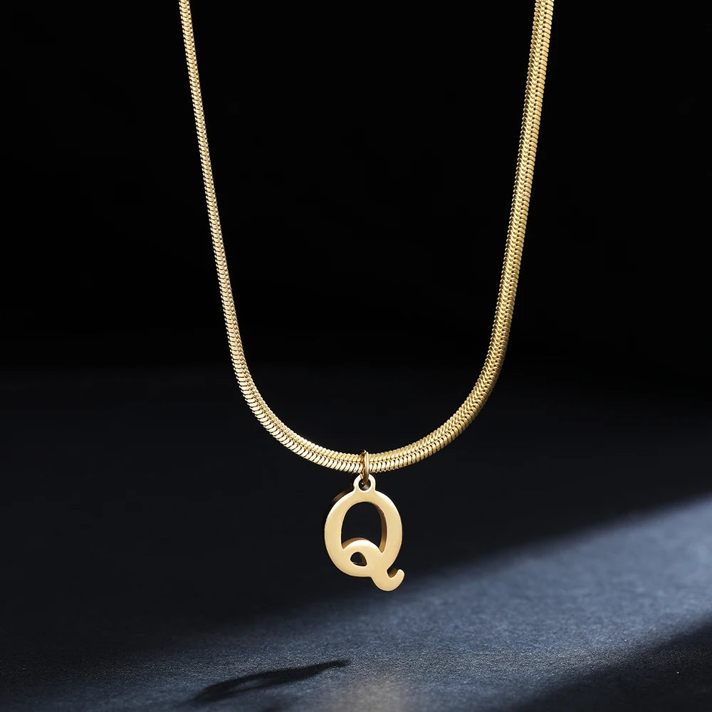 A-Z Alphabet vergoldeter Edelstahl Anhänger Halskette für Frauen Schlangenkette Anfangsbuchstabe Schlüsselbein Halsketten Kragen Schmuck