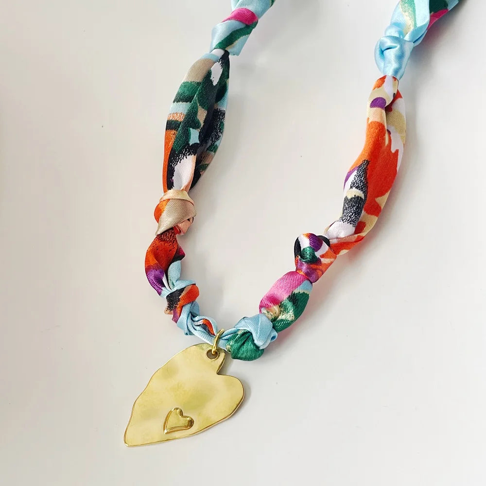 30 neue Feiertags-Spaß-Schal-Halskette mit riesigen Herzen oder kleinen Herzen, Weihnachtsgeschenk für Frauen, Mädchen, Mama