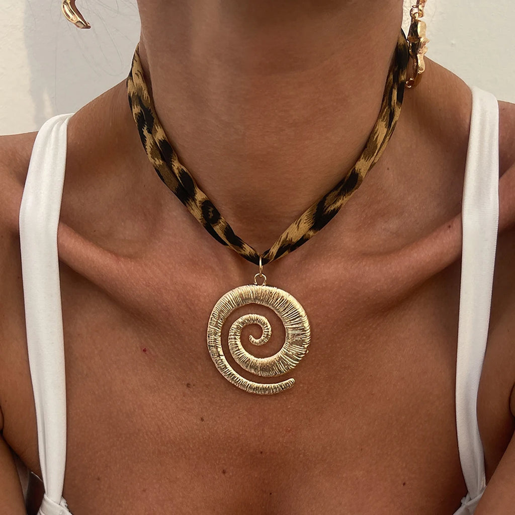Ingemark 7 Stile Ethnische Multilayer Samt Kette Halskette Frauen 2025 Neue Mode Metall Conch Seestern Herz Anhänger Hals Schmuck