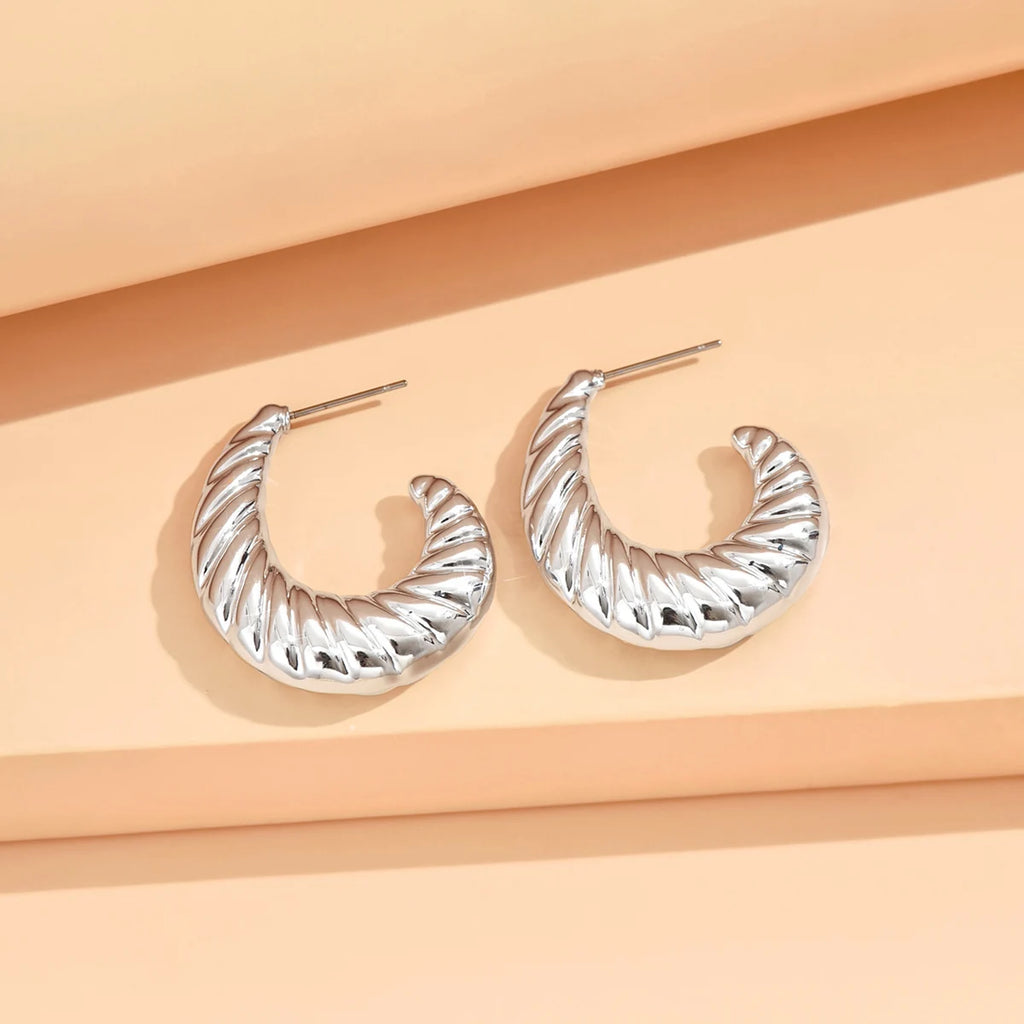 Natura Sabi Geometrische unregelmäßige metallische Farbohrringe für Frauen 2024, minimalistischer Stil, Persönlichkeitsohrringe, trendiger Schmuck, Geschenk