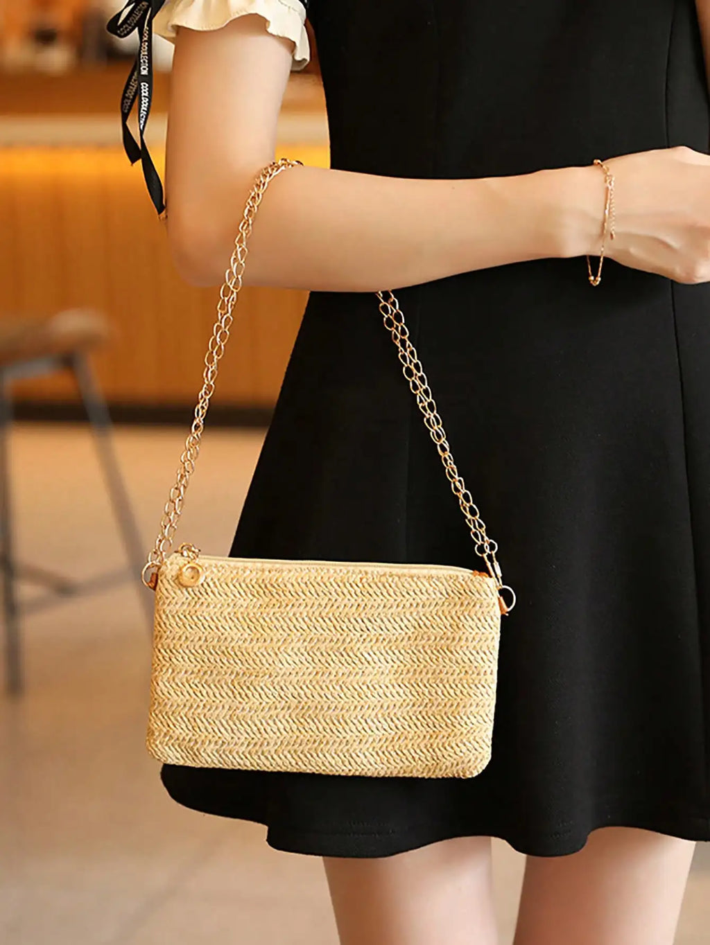 Neue kleine quadratische Tasche aus Strohgewebe, einfache und modische Handytasche mit Kette, kleine, leichte und vielseitige Mini-Umhängetasche