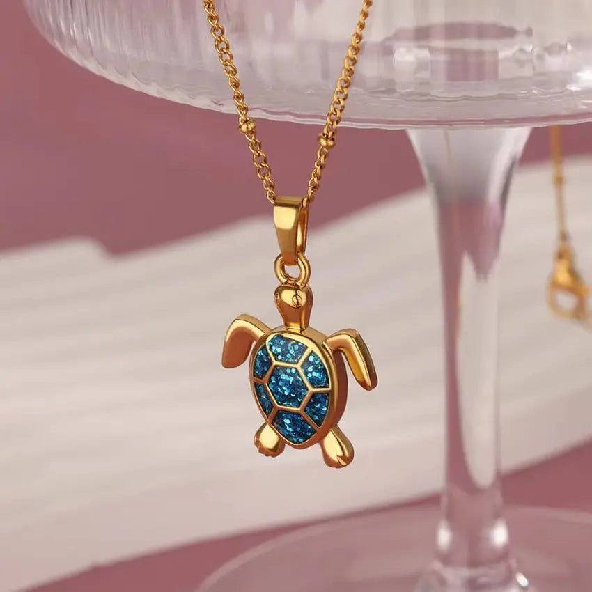 Farbige Schildkröten-Halskette aus Edelstahl – Sommerliche Perlenkette mit Tieranhänger für Damen & Unisex | Strand Schmuck Vintage Stil